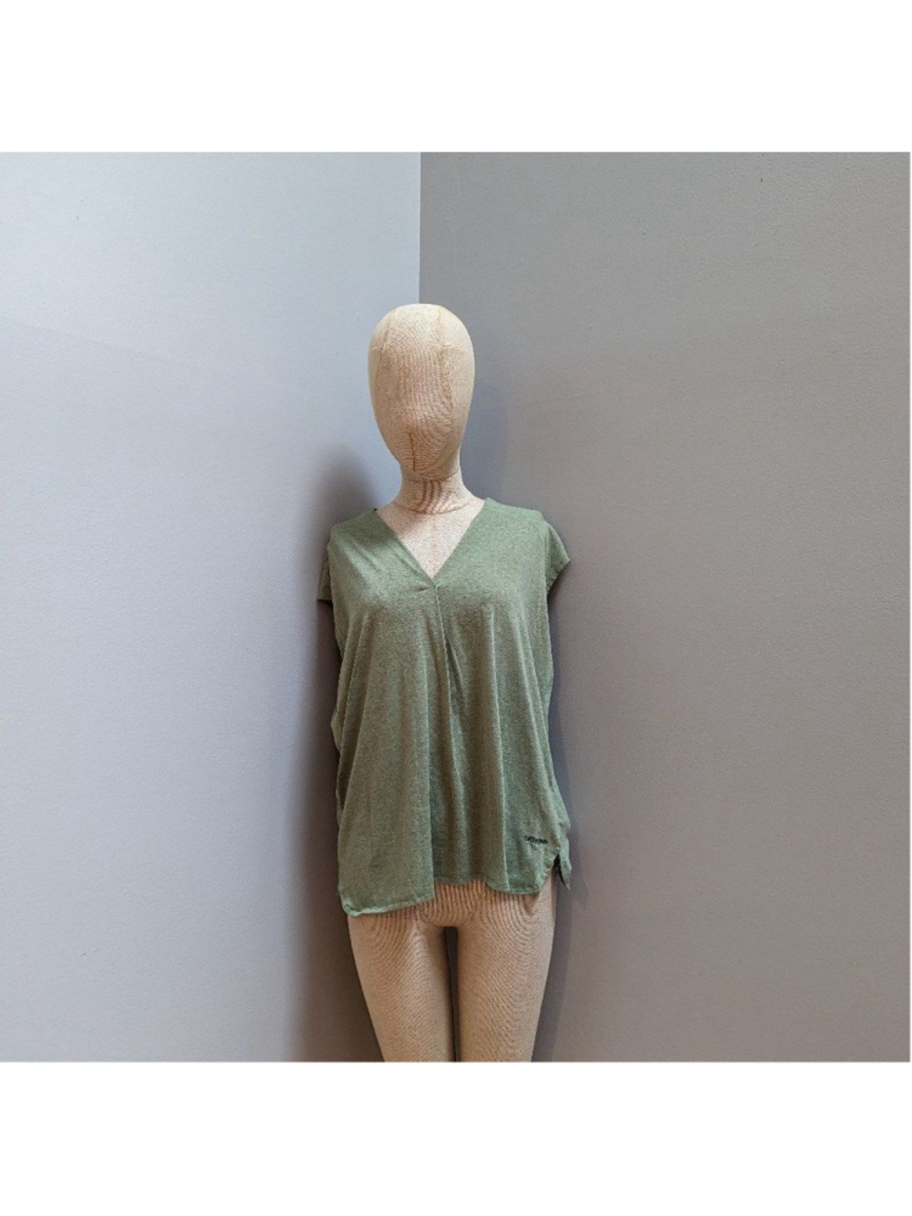 Skhoop Earth Green V-Neck Cap Sleeve Gorpcore Shirt - XL - Picture 2 of 9